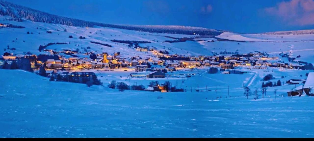 Residence Le Chantilly Vals-pres-le-Puy エクステリア 写真